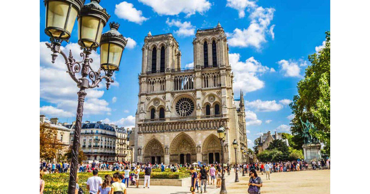 Nhà thờ Đức Bà Paris – Kiệt tác trường tồn cùng thời gian tại Pháp