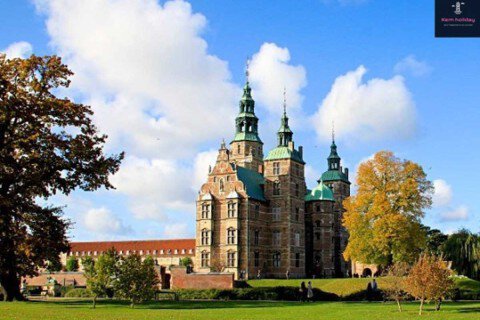 Khám phá vẻ đẹp hoàng gia của Cung điện Christiansborg tại Đan Mạch