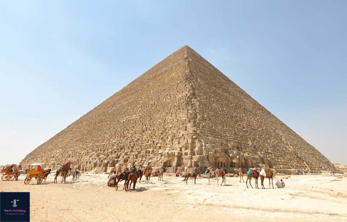Có phải Napoleon đã từng ngủ trong Đại kim tự tháp Giza hay không?