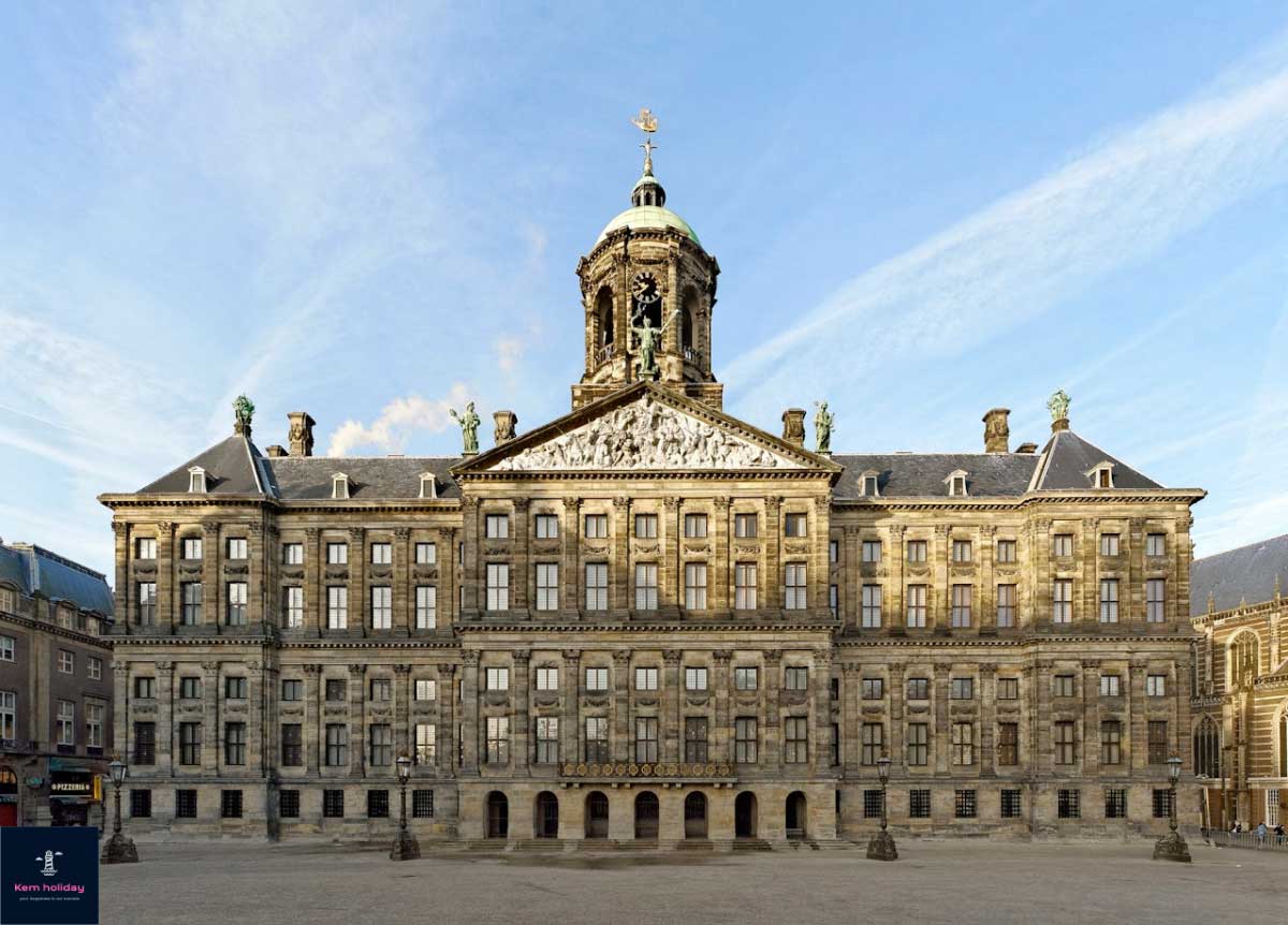 Khám phá điểm đến của xứ sở hoa tulip - cung điện Hoàng gia Amsterdam